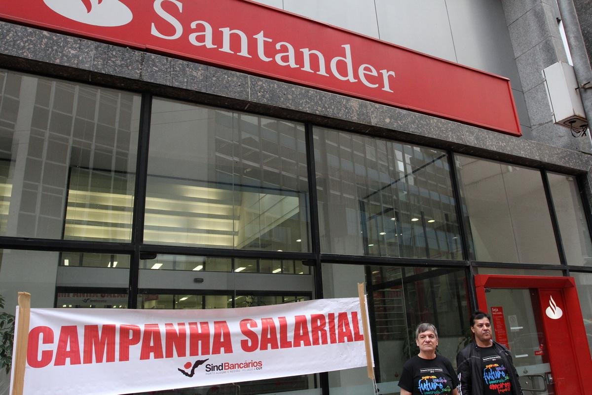 Na Capital, algumas ag&ecirc;ncias ficaram fechadas no Centro