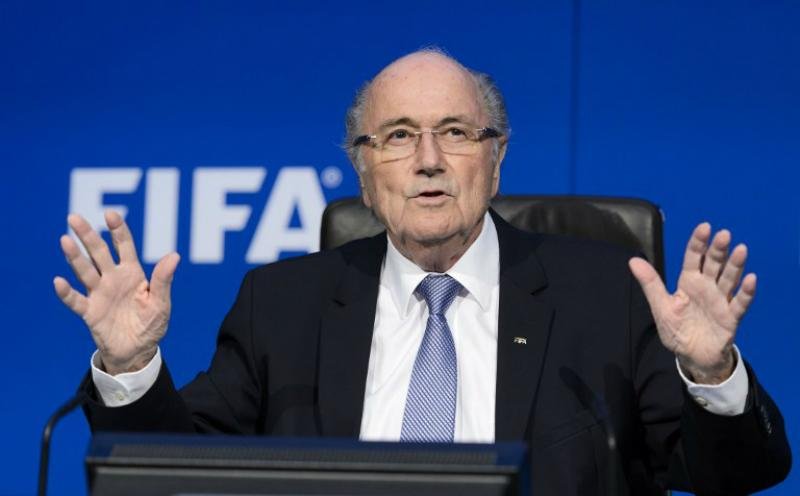 Blatter declara que continuar&aacute; como presidente da Fifa