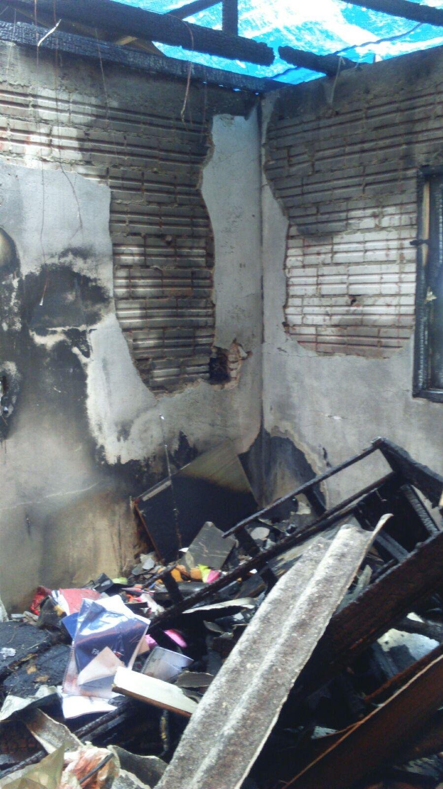 Inc&ecirc;ndio danificou a cozinha, sala, banheiro e os dois quartos