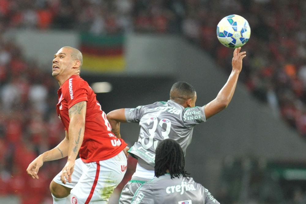 Volante cobra corre&ccedil;&atilde;o de erros para Inter eliminar Palmeiras na Copa do Brasil 