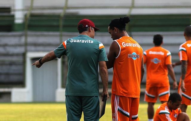 Clube divulgou nota oficial sobre o fim do v&iacute;nculo com o meio-campista