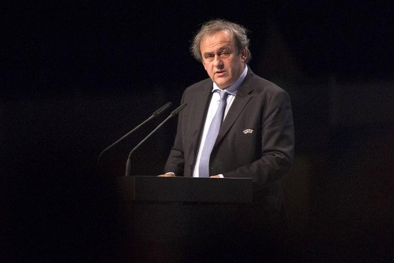 Platini garante que continua na briga pela presid&ecirc;ncia da Fifa