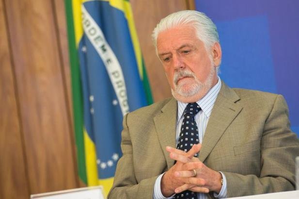 Ministro n&atilde;o confirmou se j&aacute; recebeu o convite da presidente Dilma 