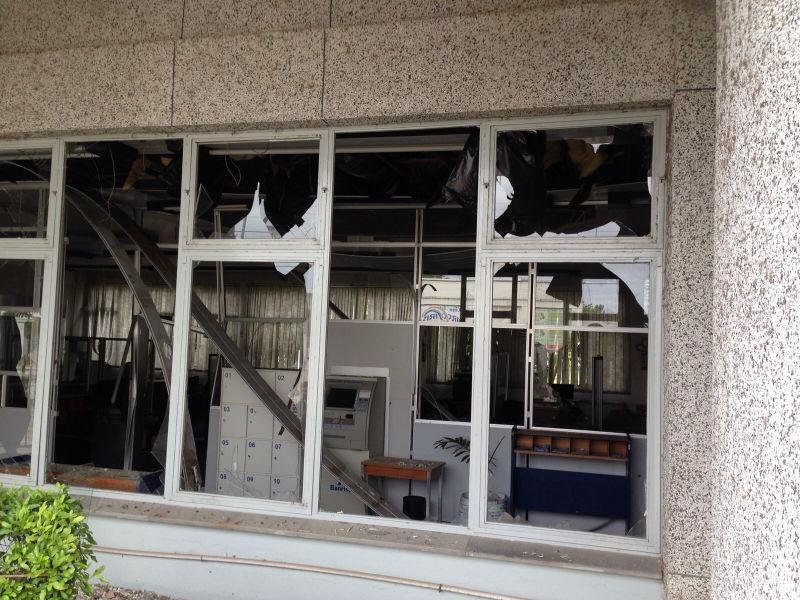 Vidros quebraram com impacto da explos&atilde;o