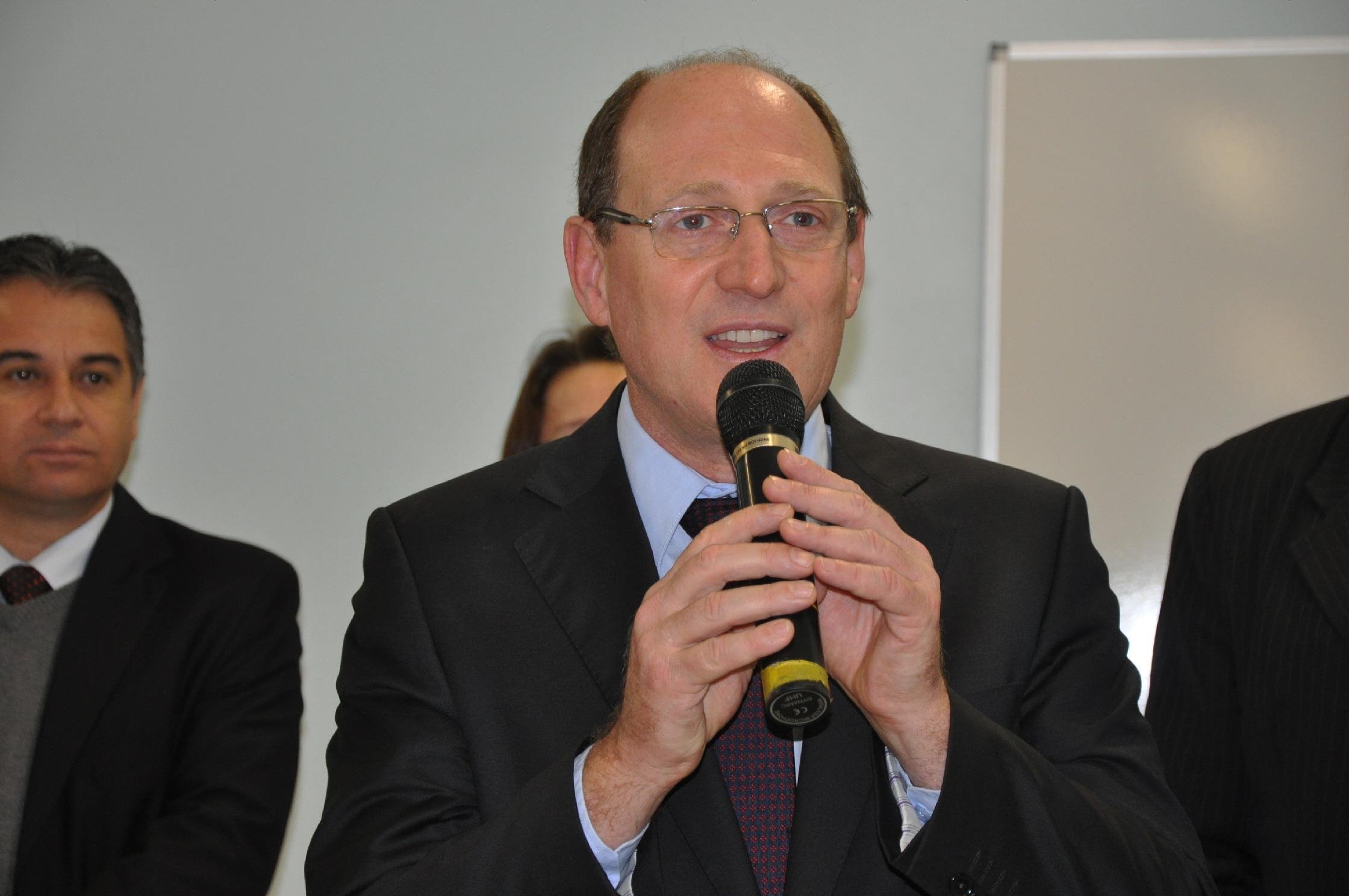 Prefeito de Novo Hamburgo apela para Sartori pedir ajuda da For&ccedil;a Nacional