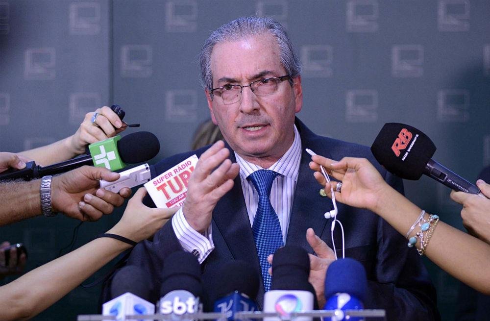 Presidente da C&acirc;mara disse que come&ccedil;ou a estudar mais dois pedidos de impeachment da presidente 