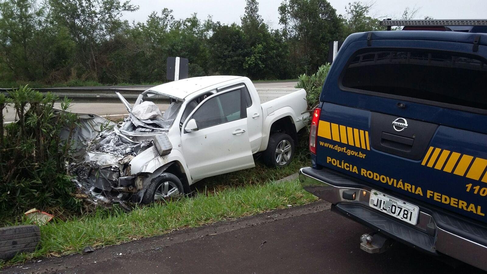 Caminhonete saiu da pista no Km 39 da BR 290