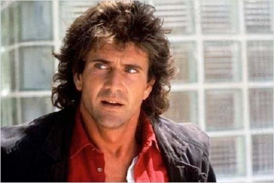 Mel Gibson viveu o policial Martin Riggs no cinema