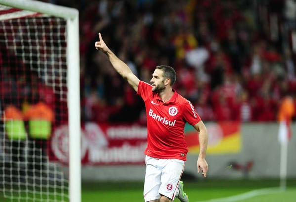 Lisandro anotou o gol colorado