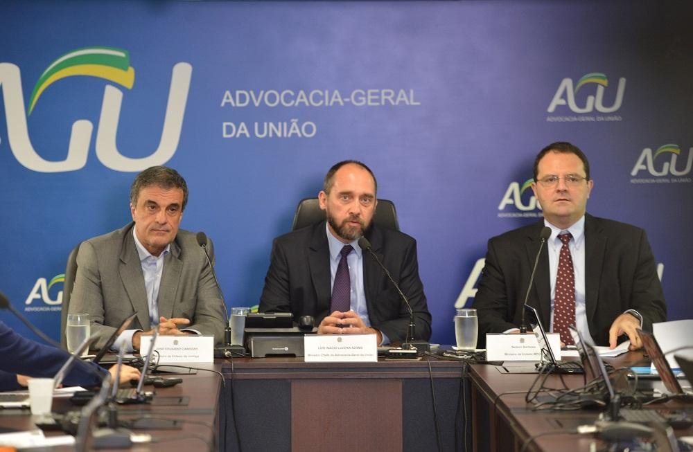 Governo pedir&aacute; ao TCU suspens&atilde;o do julgamento de contas de Dilma