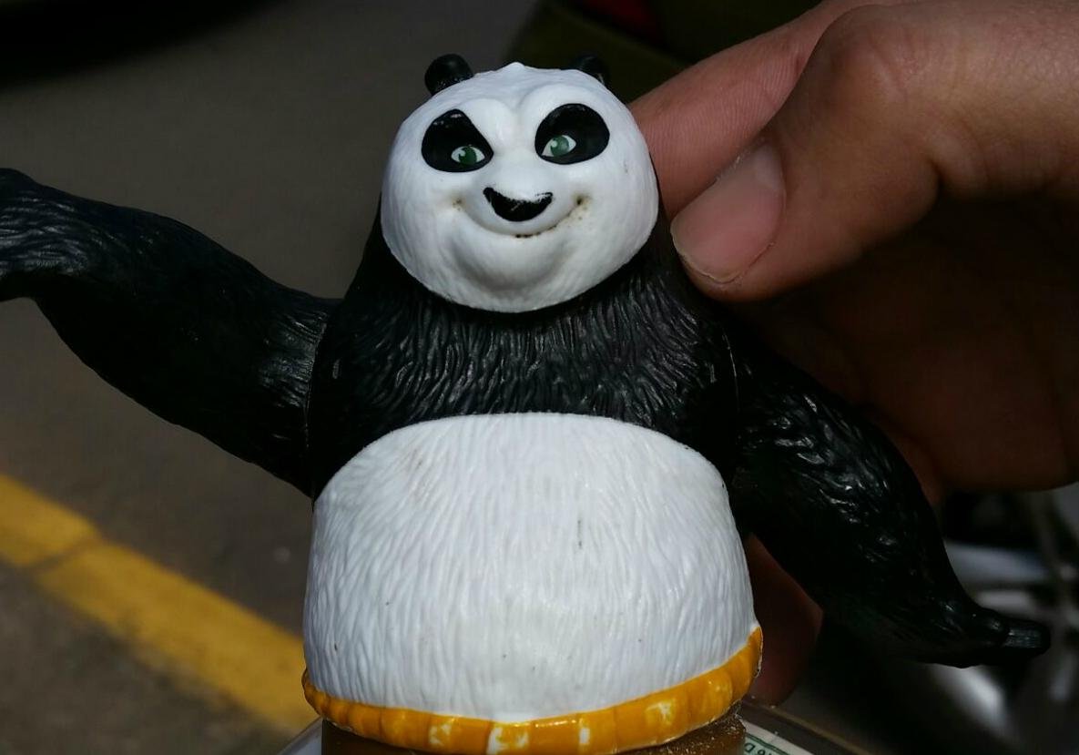 Homem &eacute; preso com cem pedras de crack escondidas em brinquedo