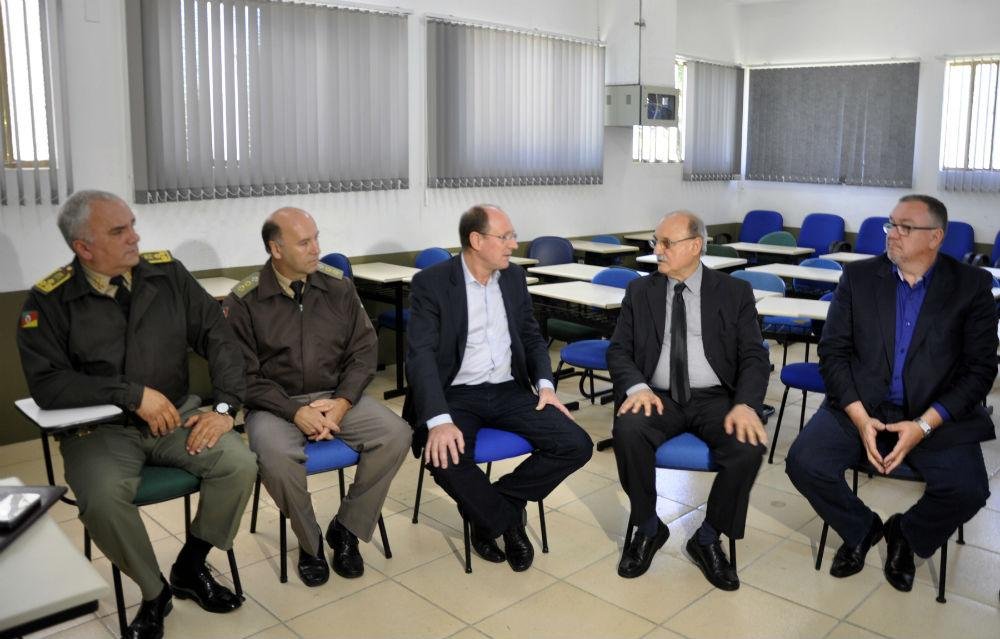 Secret&aacute;rio e prefeito se encontraram nesta segunda-feira