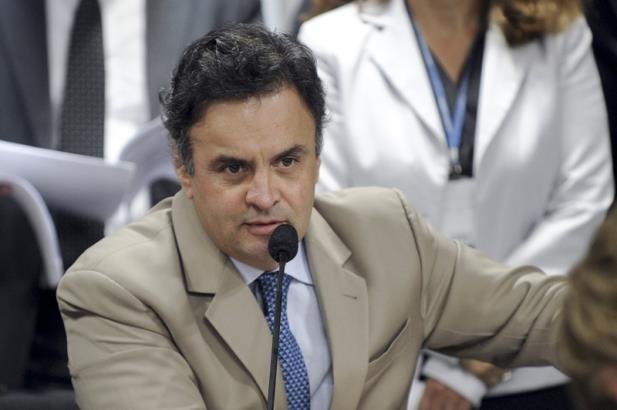 A&eacute;cio Neves est&aacute; entre os congressistas que devem comparecer &agrave; reuni&atilde;o 