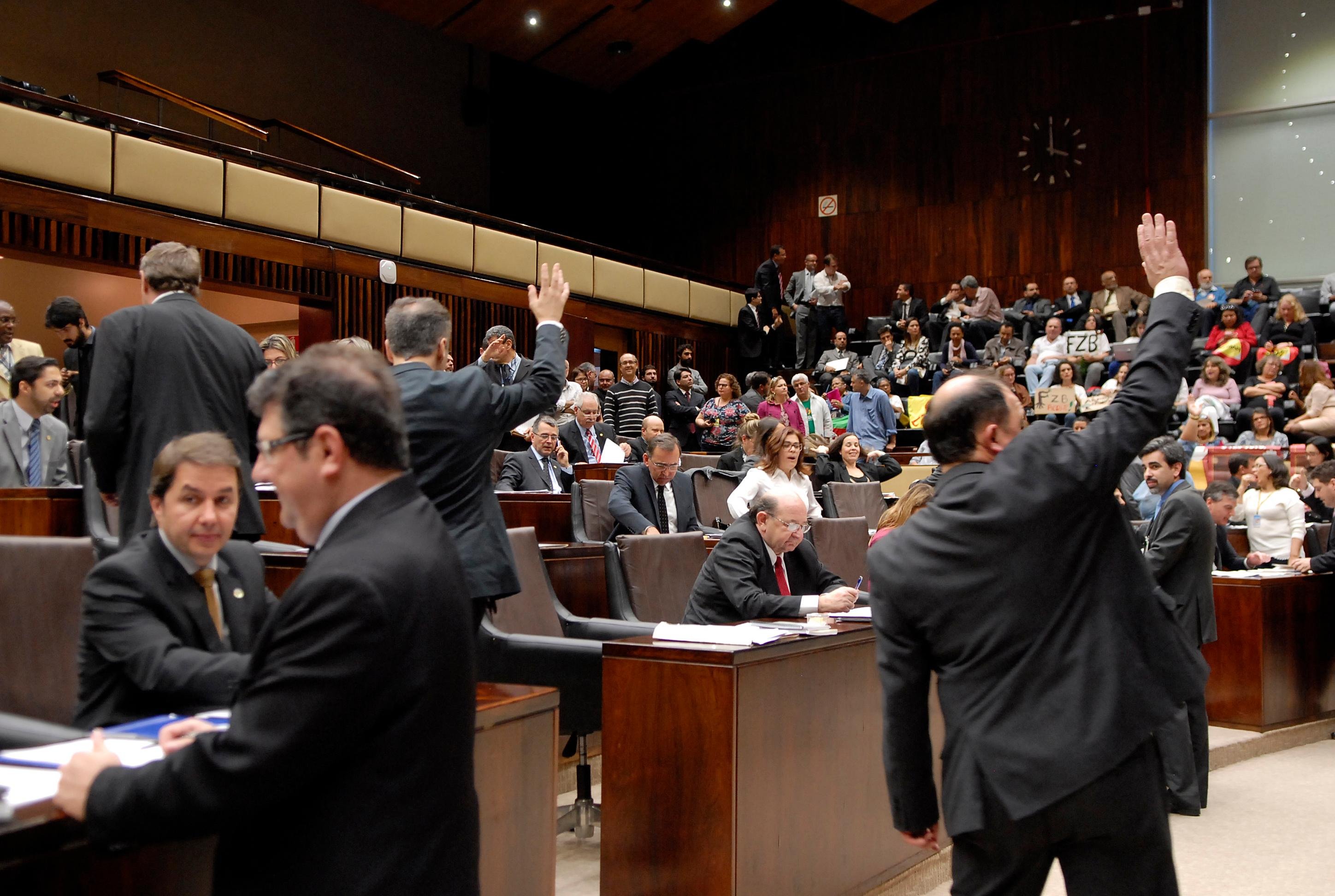 Transferida vota&ccedil;&atilde;o sobre projeto que baixa o teto das Requisi&ccedil;&otilde;es de Pequeno Valor