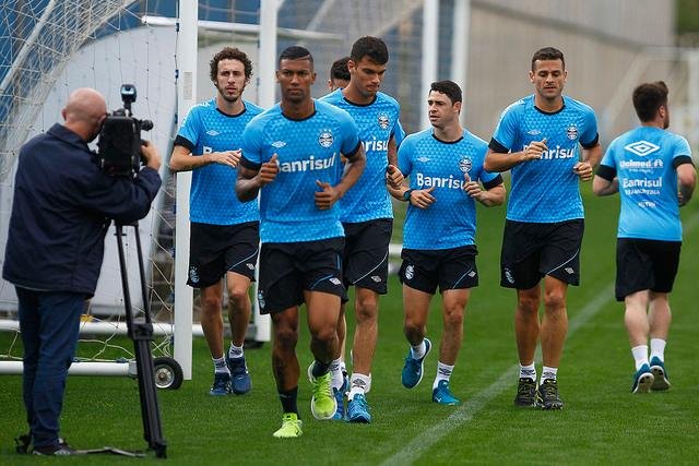 Jogadores receberam valoriza&ccedil;&atilde;o para estender contrato e garantir retorno financeiro ao clube
