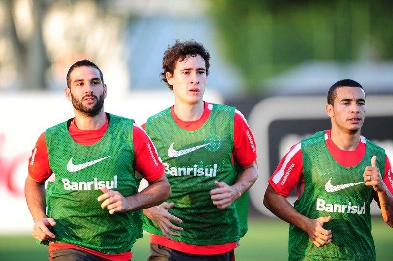Volante afirma que time jogou "no sacrif&iacute;cio", sem estar 100% com a sequ&ecirc;ncia de partidas