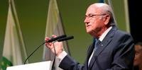 Blatter descarta deixar Fifa antes de eleição