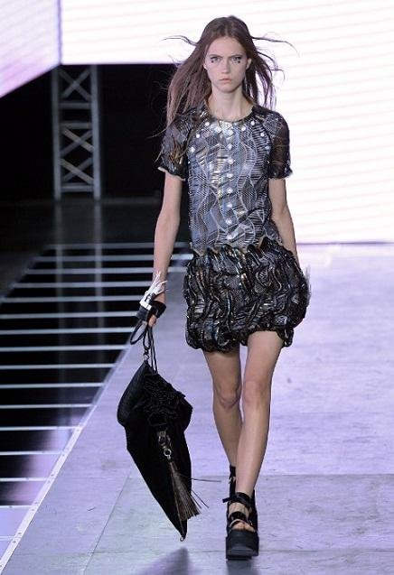 Desfile da Louis Vuitton foi um dos respons&aacute;veis por encerrar a Semana de Moda em Paris