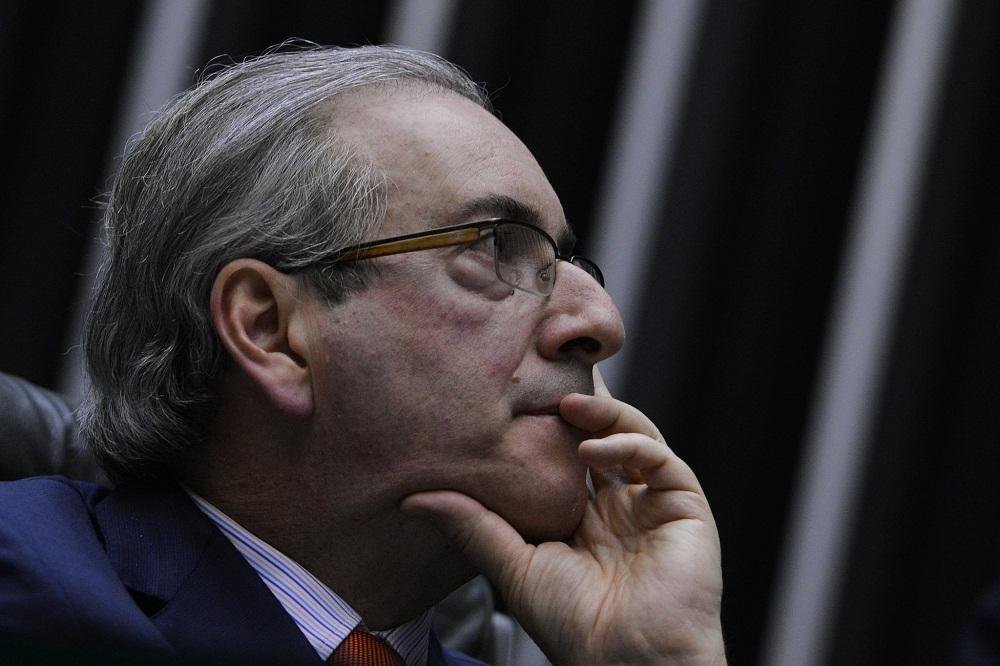Deputados entregam representa&ccedil;&atilde;o contra Cunha na Corregedoria da C&acirc;mara