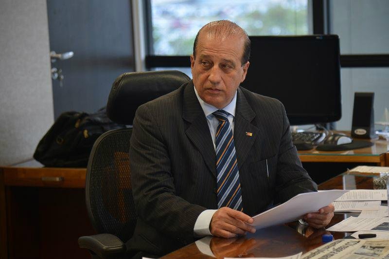 TCU entrega ao Congresso parecer pela rejei&ccedil;&atilde;o das contas de 2014 de Dilma