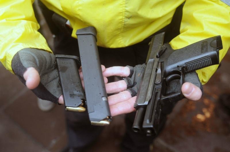 Brigada Militar encontrou encontrou uma pistola no local