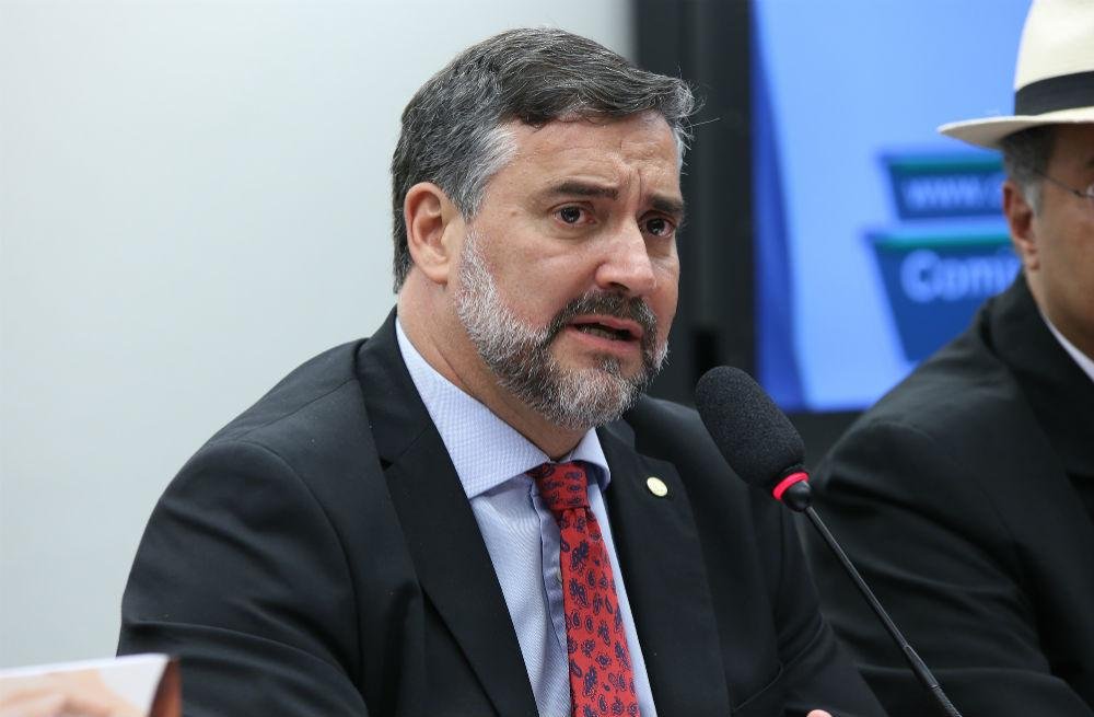 Pedaladas fiscais foram usadas por outros governos, diz Pimenta