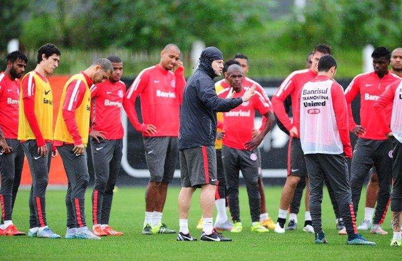 Argel pode deixar D&acute;Ale no banco contra o Galo