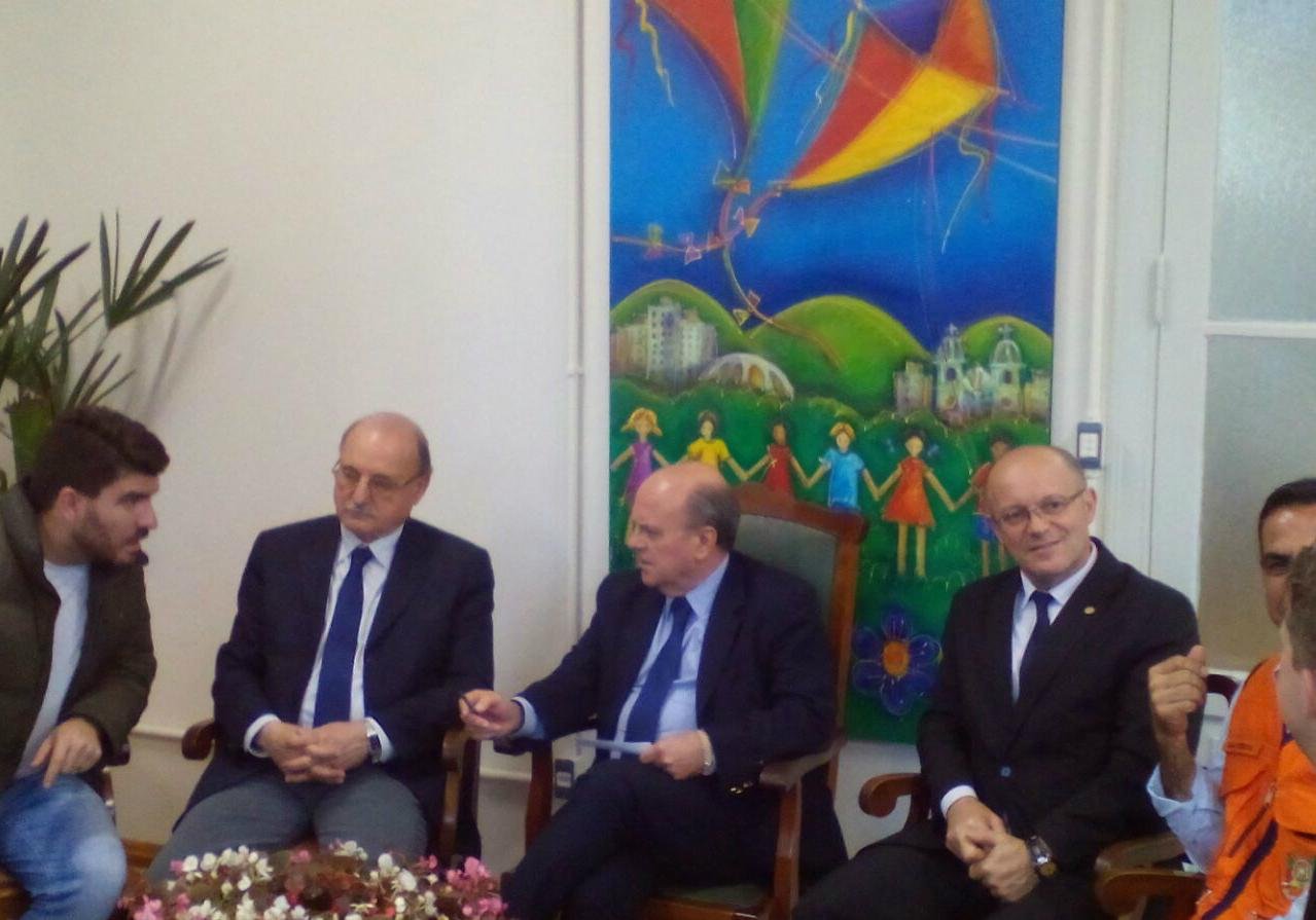 Cezar Schirmer decretou situa&ccedil;&atilde;o de emerg&ecirc;ncia depois de reuni&atilde;o com autoridades
