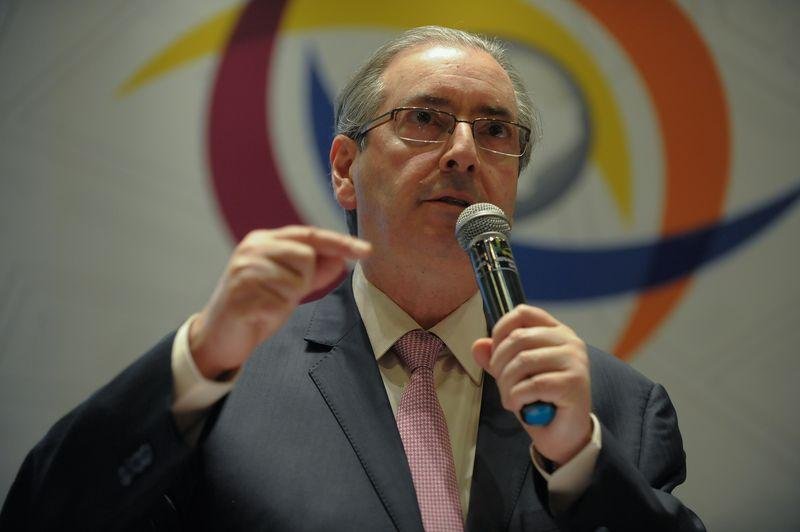 Minist&eacute;rio P&uacute;blico da Su&iacute;&ccedil;a aponta gastos com aulas de t&ecirc;nis e cart&atilde;o de cr&eacute;dito