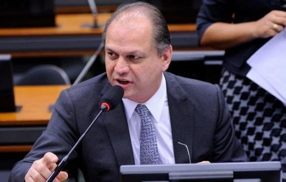 Deputado Ricardo Barros (PP-PR) afirmou que n&atilde;o ter&aacute; "d&oacute;" de cortar recursos de programas do governo 