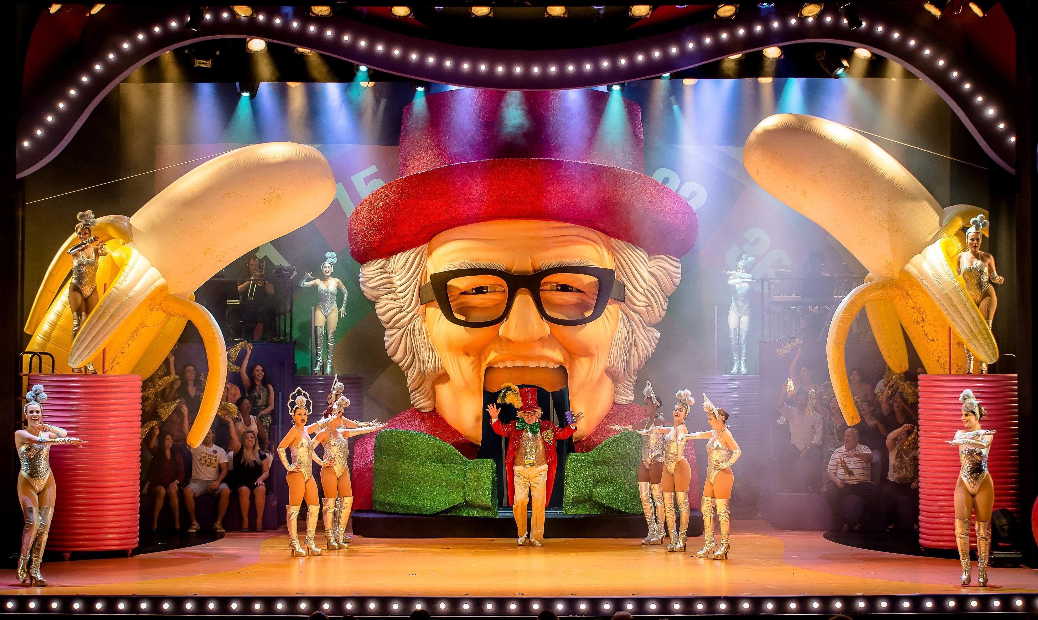 "Chacrinha, o Musical" ser&aacute; exibido na pr&oacute;xima sexta e s&aacute;bado, no Teatro do Sesi