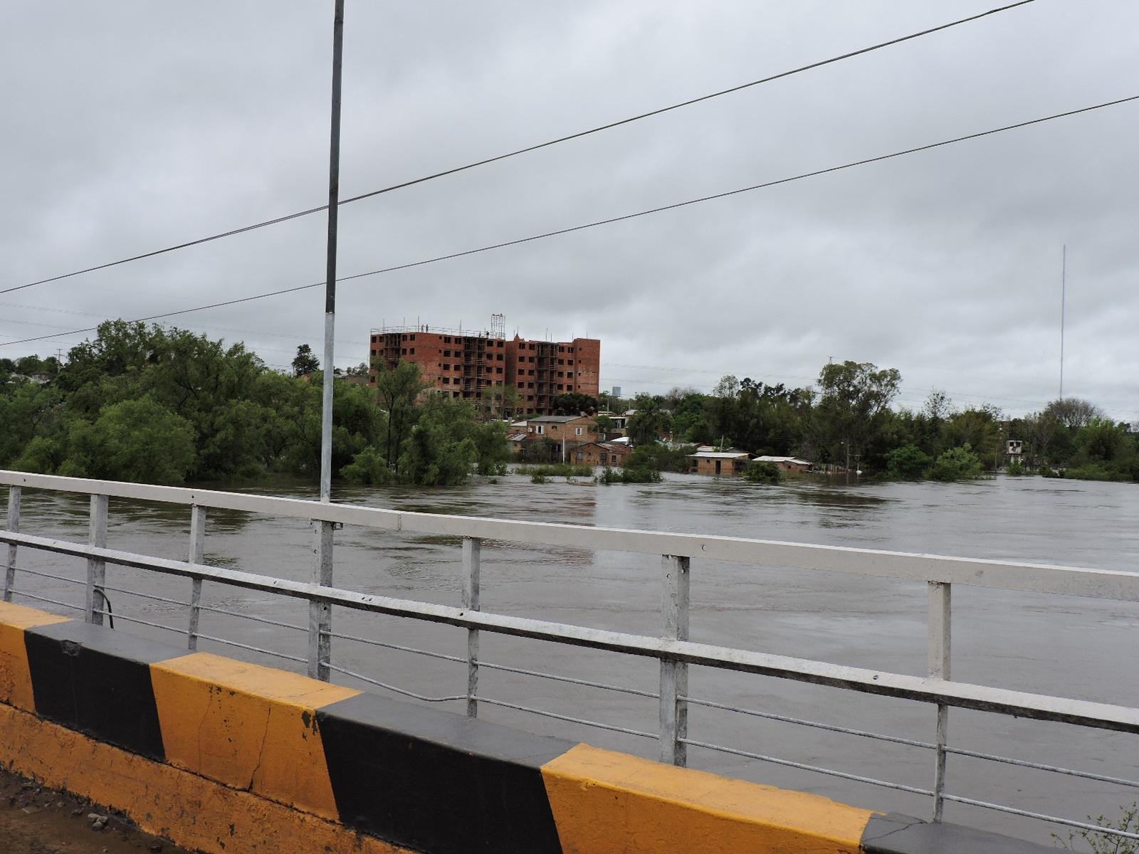 Rio Ibirapuit&atilde; subiu 5 cm neste s&aacute;bado