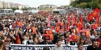 Participantes da manifestação na capital acusaram o presidente e seu governo de manter vínculos com os jihadistas 