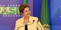Dilma se reuniu neste domingo com os ministros da nova Secretaria de Governo, Ricardo Berzoini, e da Defesa, Aldo Rebelo