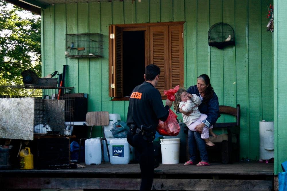 N&atilde;o h&aacute; previs&atilde;o de que &aacute;gua baixe o suficiente para que os desalojados possam voltar para casa
