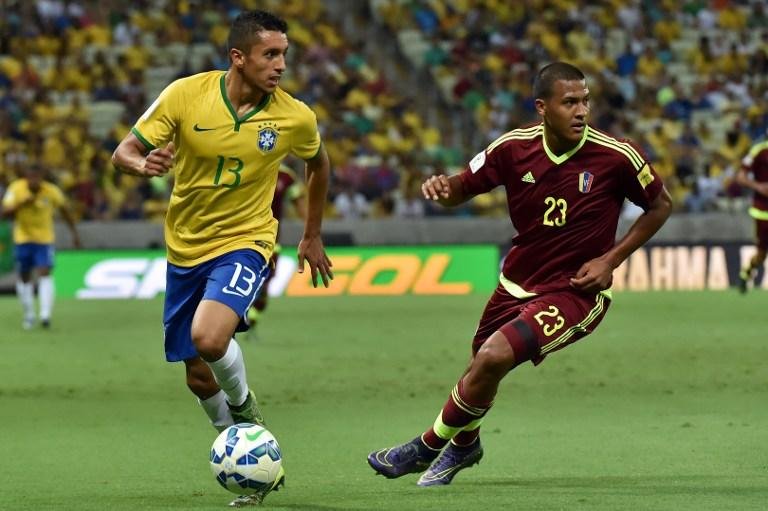 Time de Dunga est&aacute; vencendo por 1 a 0