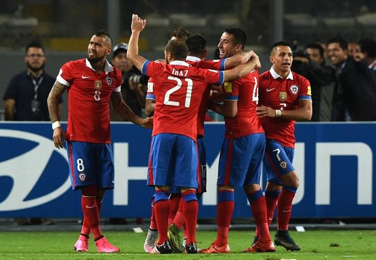 Partida com sete gols manteve chilenos com 100% nas eliminat&oacute;rias