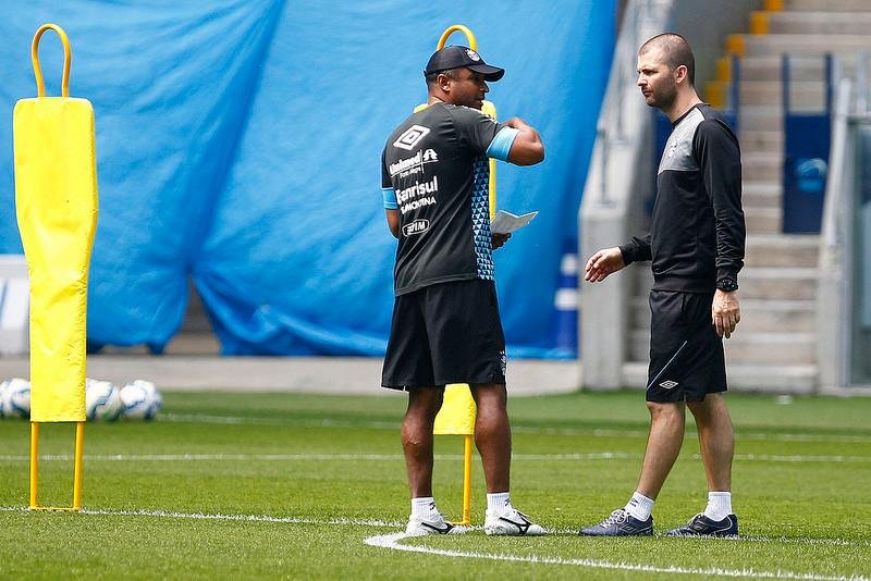 Gr&ecirc;mio encara o Santos nesta quinta-feira