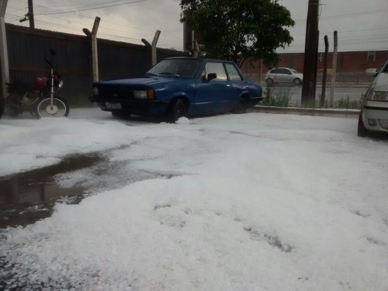 Temporal veio com queda de granizo em Sapucaia do Sul