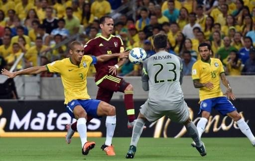 Alisson comemorou atua&ccedil;&atilde;o na vit&oacute;ria do Brasil