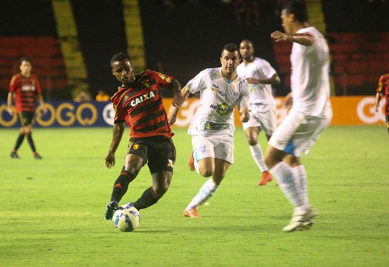 Sport vence por 3 a 0, no est&aacute;dio da Ilha do Retiro