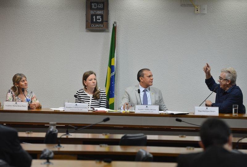 Ex-funcion&aacute;rios afirmaram nesta quinta-feira ter feito pagamentos em esp&eacute;cie a Juliano Nardes