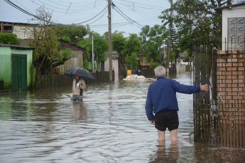 Cem cidades ga&uacute;chas s&atilde;o afetadas pelas enchentes