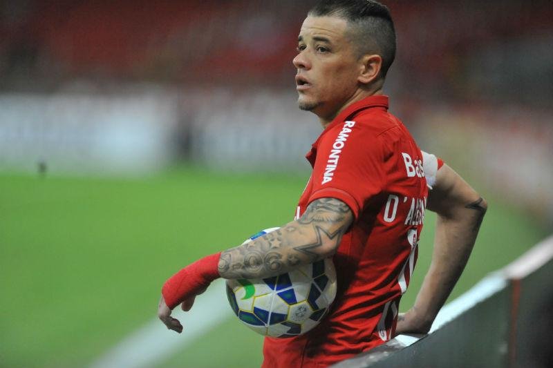 Inter deve ganhar tr&ecirc;s refor&ccedil;os contra Flamengo 