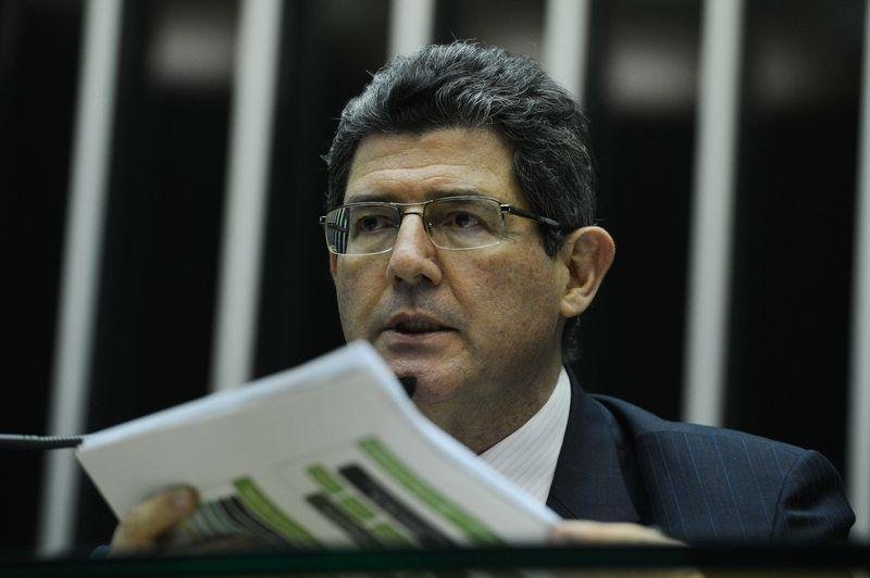 Ministro cancelou ida &agrave; S&atilde;o Paulo para se reunir com a presidente Dilma Rousseff
