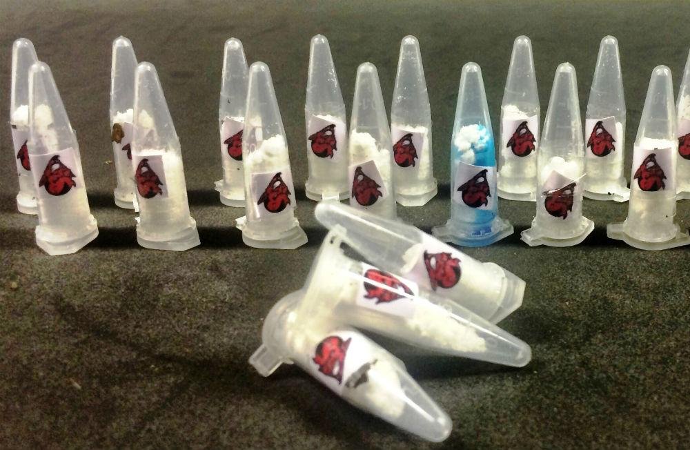 Coca&iacute;na estava embalada com o logotipo do diabo