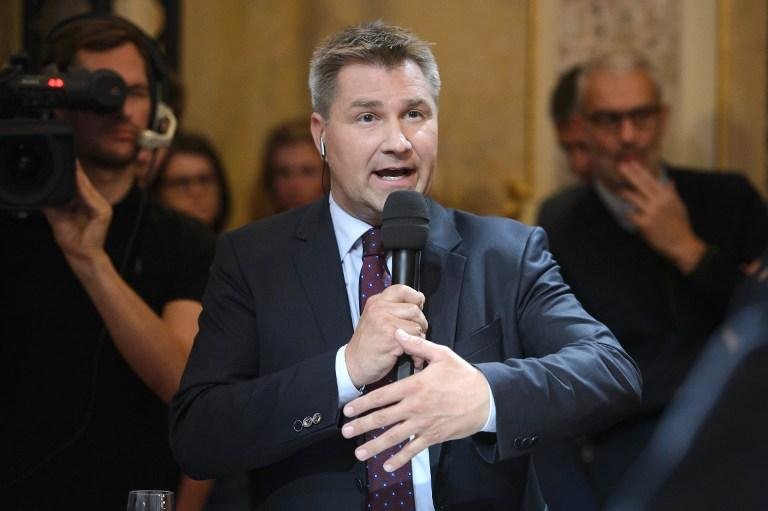 Presidente do partido, Toni Brunner, em pronunciamento no Parlamento su&iacute;&ccedil;o 