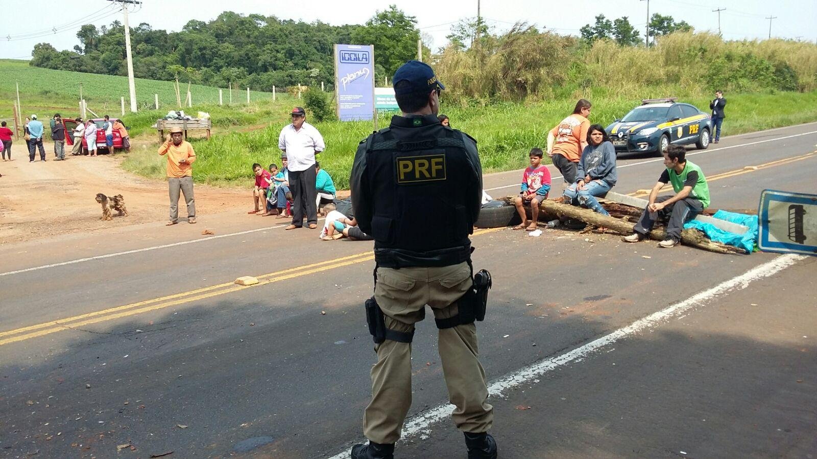 Tr&acirc;nsito chegou a ficar bloqueado na BR 386