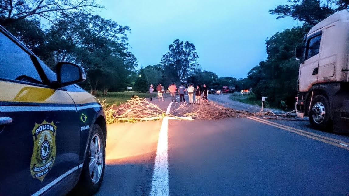 BR 158 ficou bloqueada por cerca de tr&ecirc;s horas