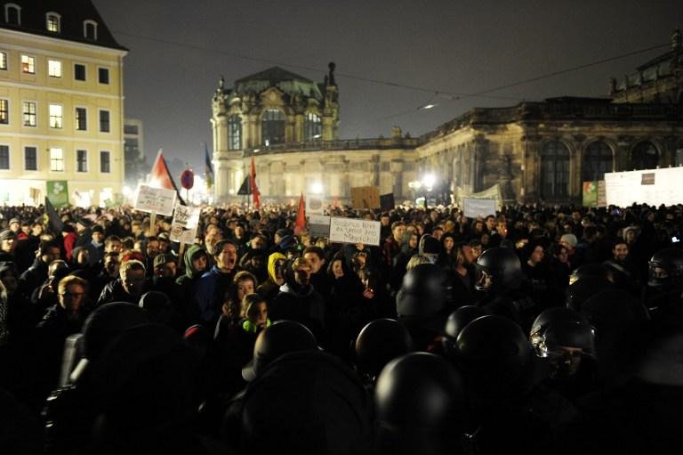 Entre 15 mil e 20 mil pessoas se juntaram &agrave; marcha do movimento anti-imigra&ccedil;&atilde;o Pegida
